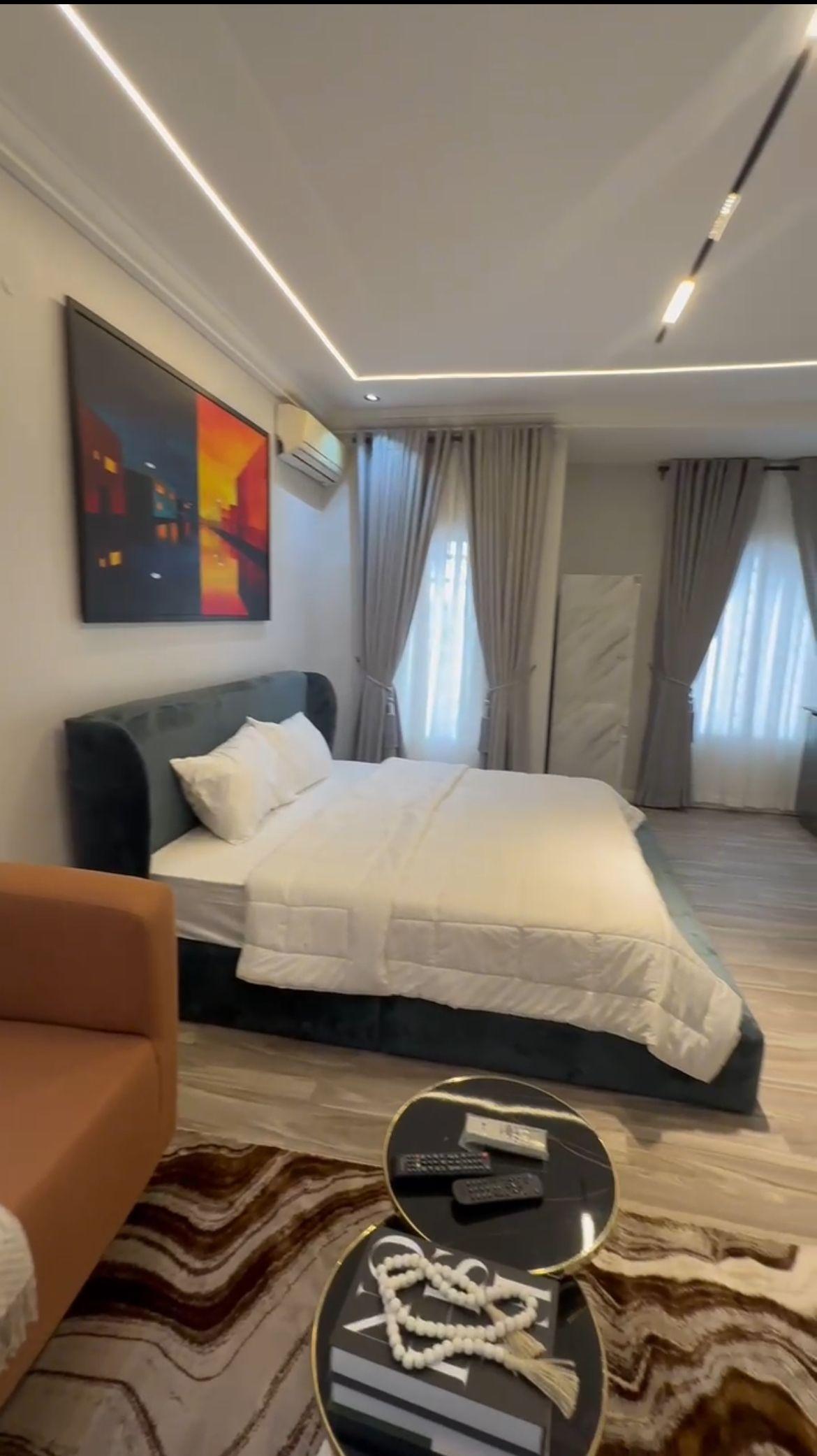 https://image.cityspacesandbookings.com/apartments/68ce96a642f6808dc55df571/bedroom/IMG_4731.jpeg