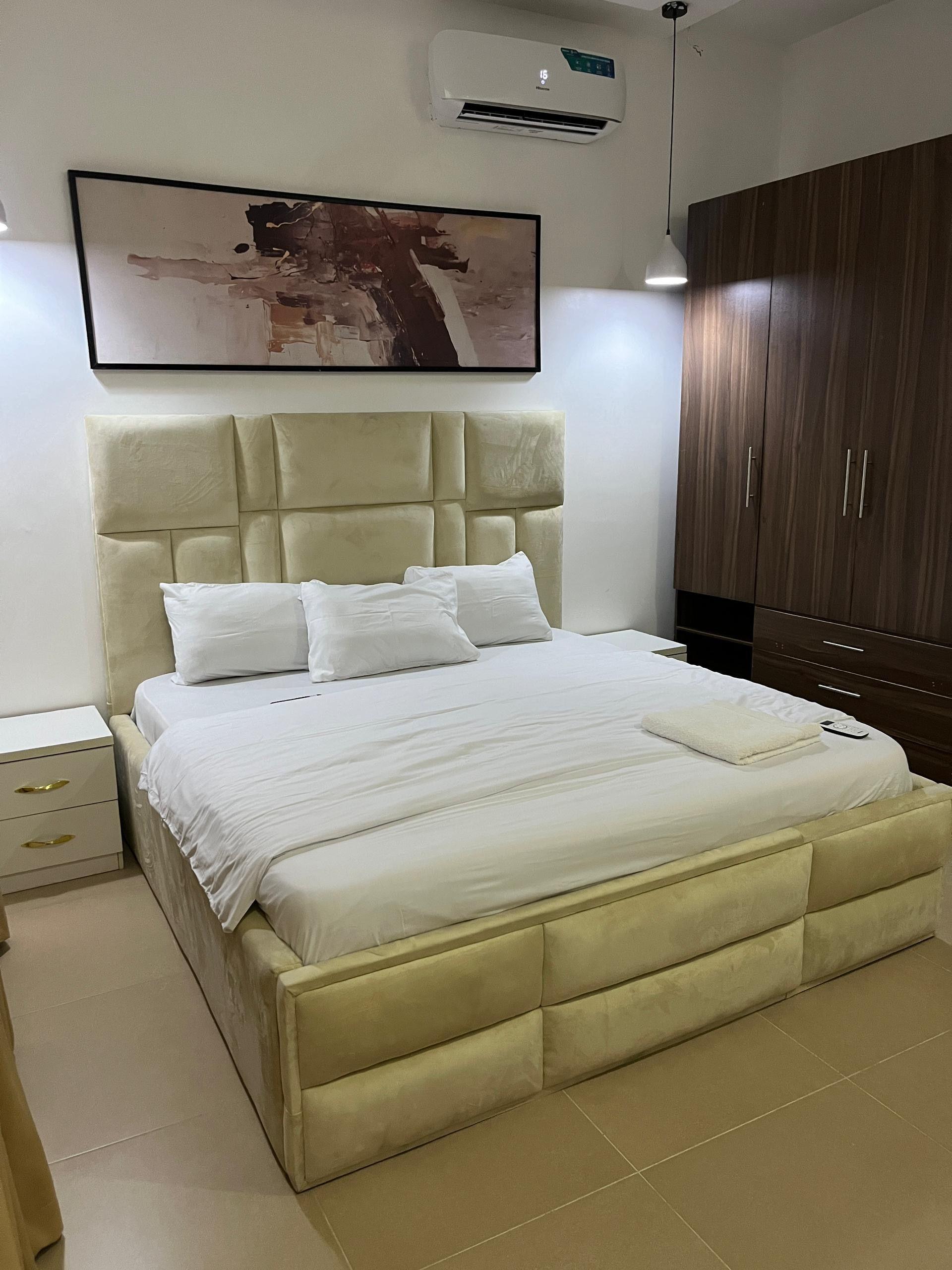 https://image.cityspacesandbookings.com/apartments/6834294854d71424f2ec172e/other/e6ac6459-ebd4-4b66-8711-e91421c547b4.jpeg