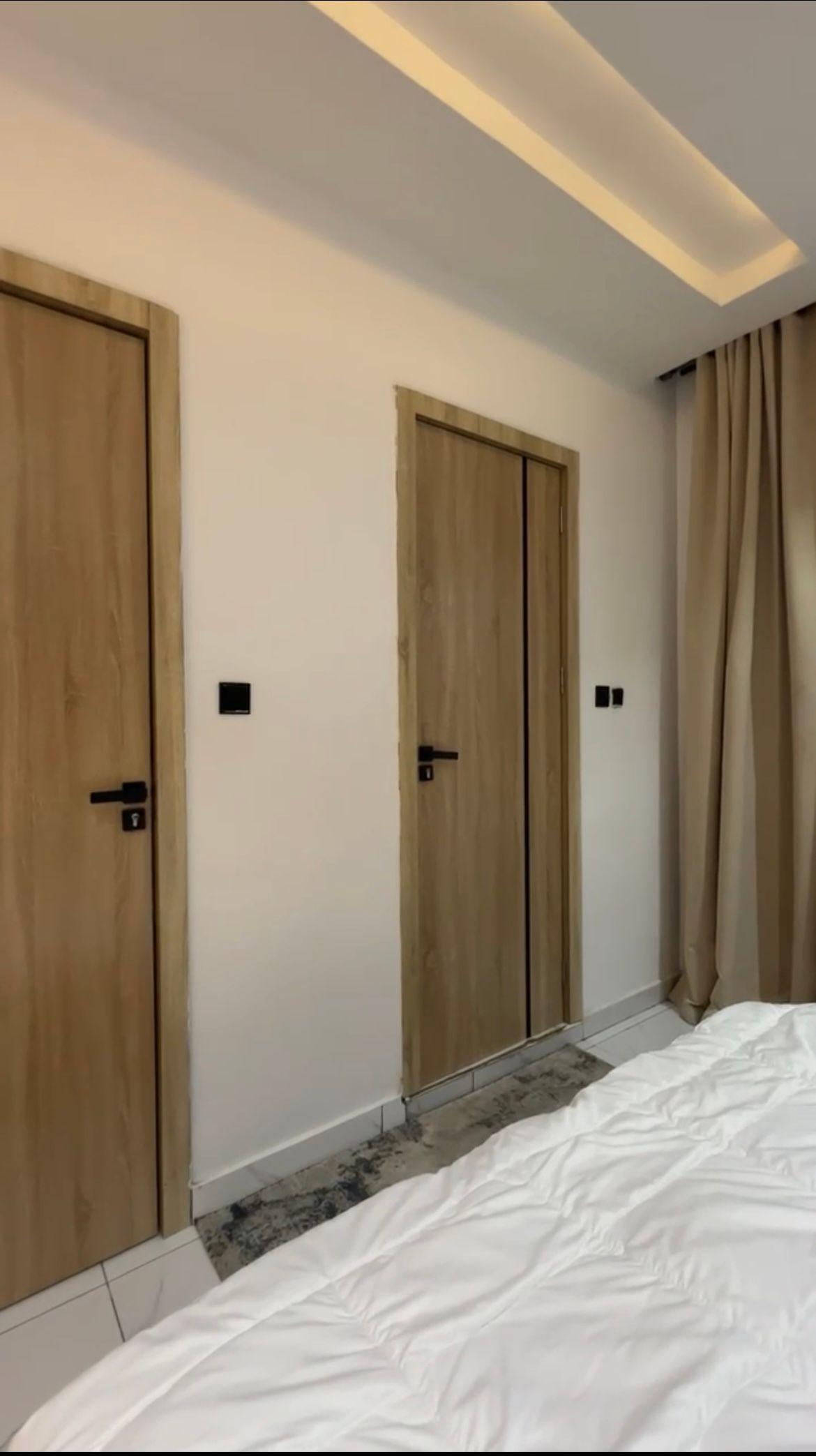 https://image.cityspacesandbookings.com/apartments/68d58a24601c6c92faae10cc/bedroom/IMG_4956_2025-09-25T18:31:08Z.jpeg