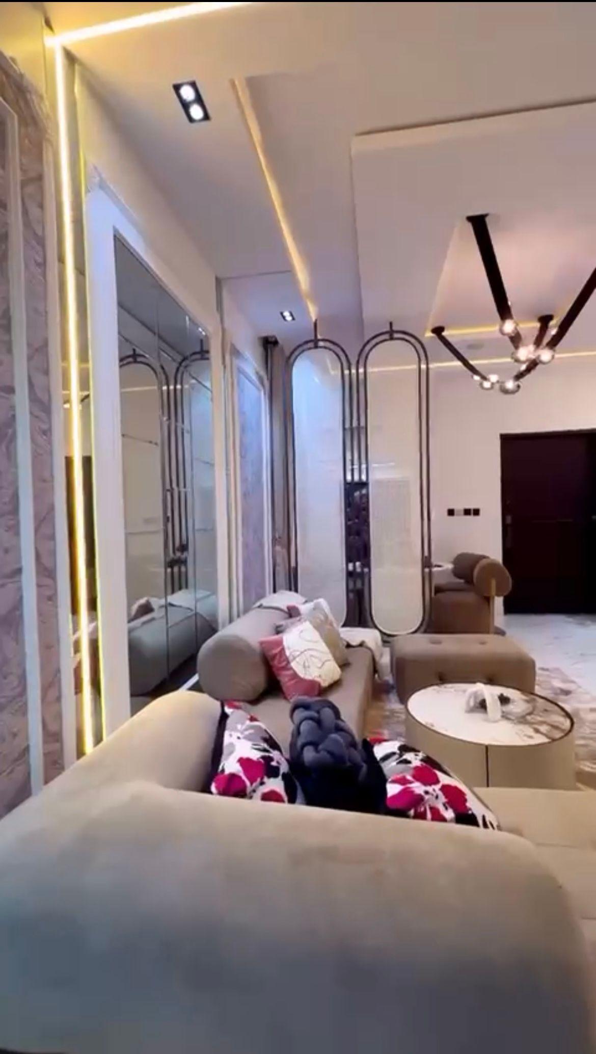 https://image.cityspacesandbookings.com/apartments/68e6a9b5c101adfa422e7c11/bedroom/IMG_5527_2025-10-08T18:14:39Z.jpeg