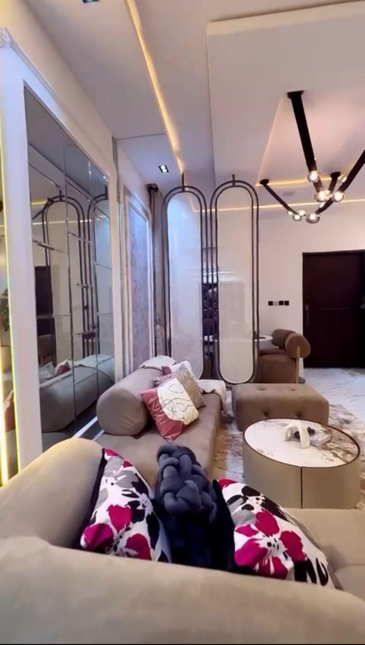 https://image.cityspacesandbookings.com/apartments/68e6a9b5c101adfa422e7c11/bedroom/IMG_5528_2025-10-08T18:14:40Z.jpeg