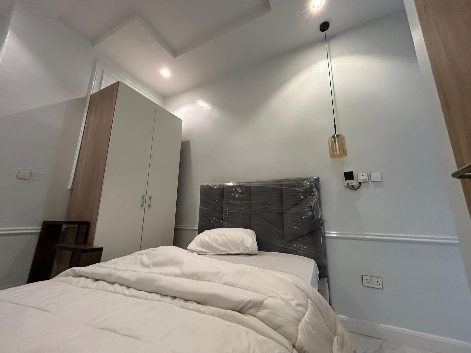 https://image.cityspacesandbookings.com/apartments/6908a729ec277560a9e6668b/bedroom/1762174967-20a01fb0.jpeg