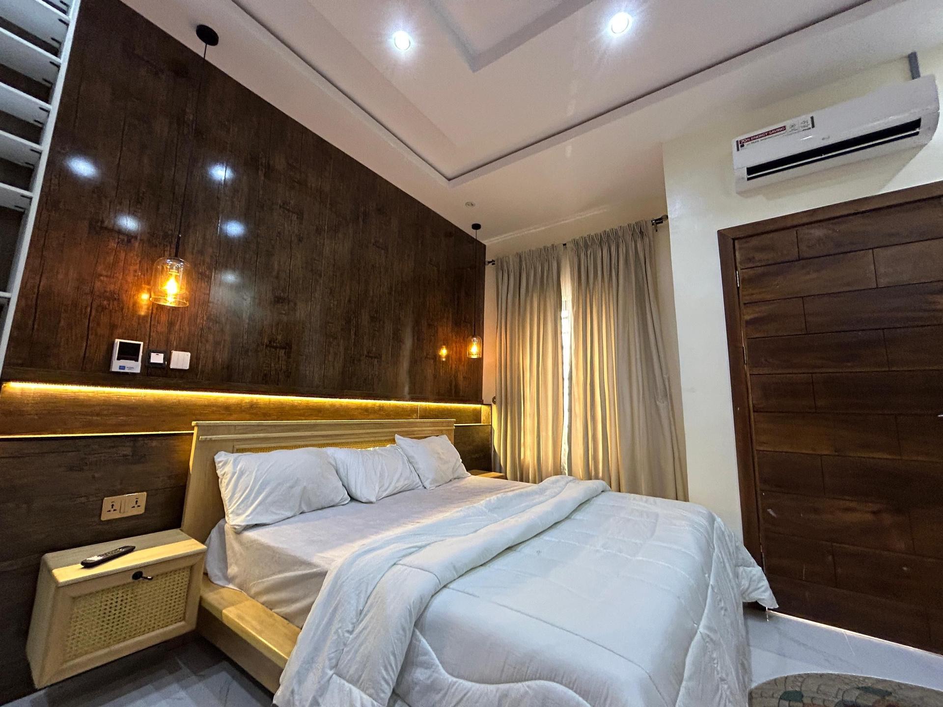 https://image.cityspacesandbookings.com/apartments/6908a729ec277560a9e6668b/bedroom/1762177323-bfec761d.jpeg
