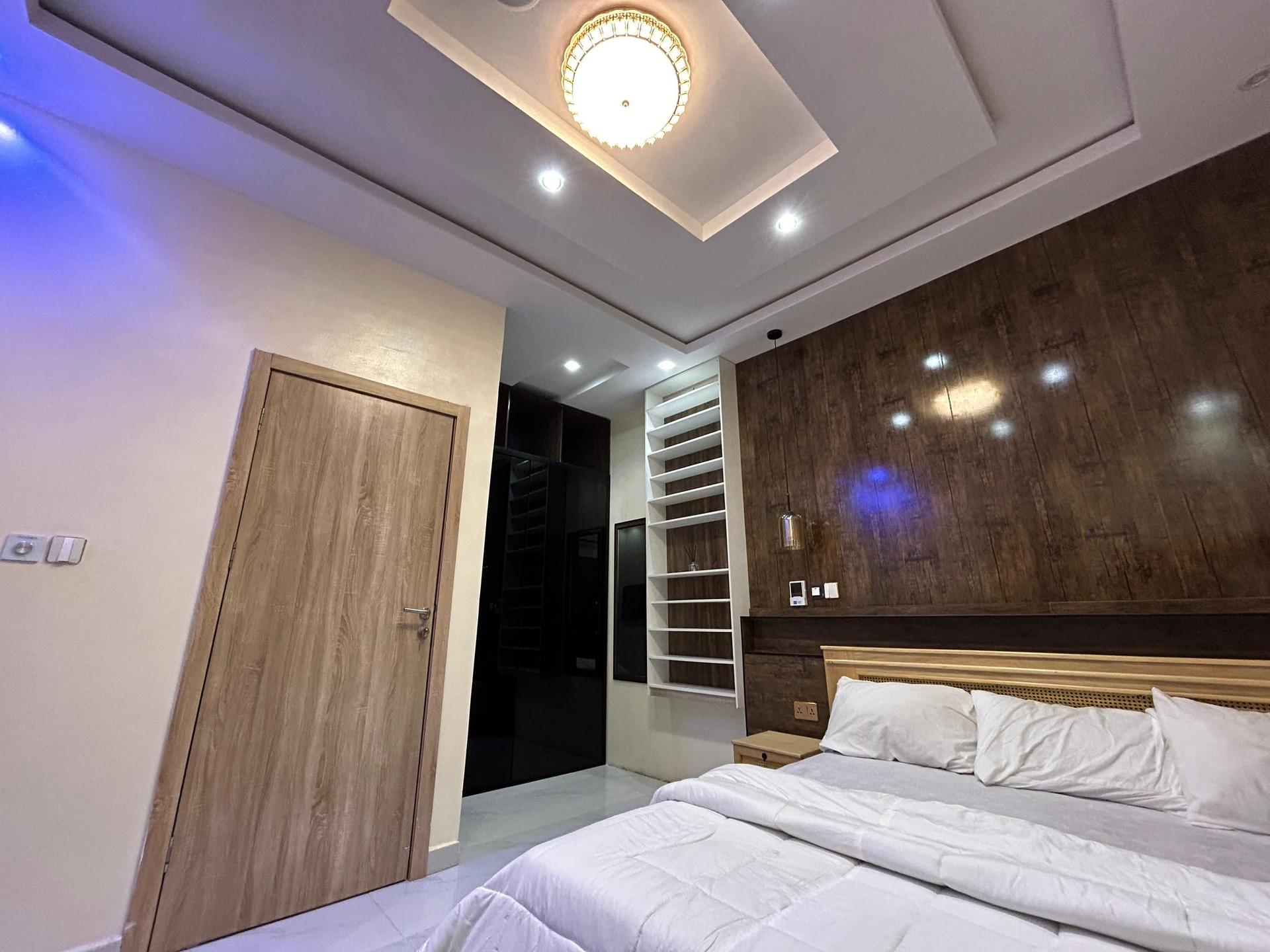 https://image.cityspacesandbookings.com/apartments/6908a729ec277560a9e6668b/bedroom/1762177351-f00ba617.jpeg