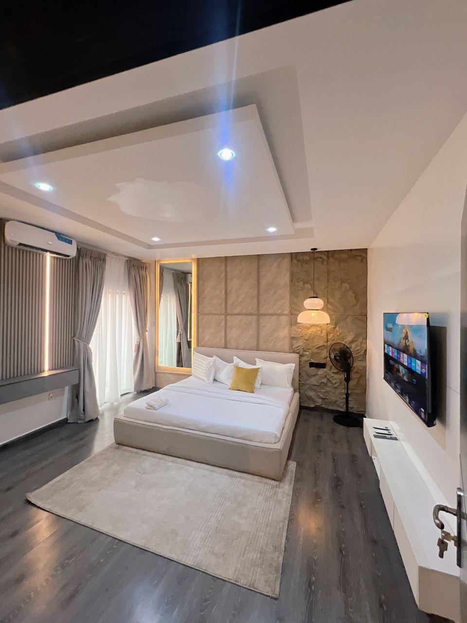 https://image.cityspacesandbookings.com/apartments/6964b2a9f29fa72a1ecbada5/bedroom/1768207082-18306bf3.jpeg