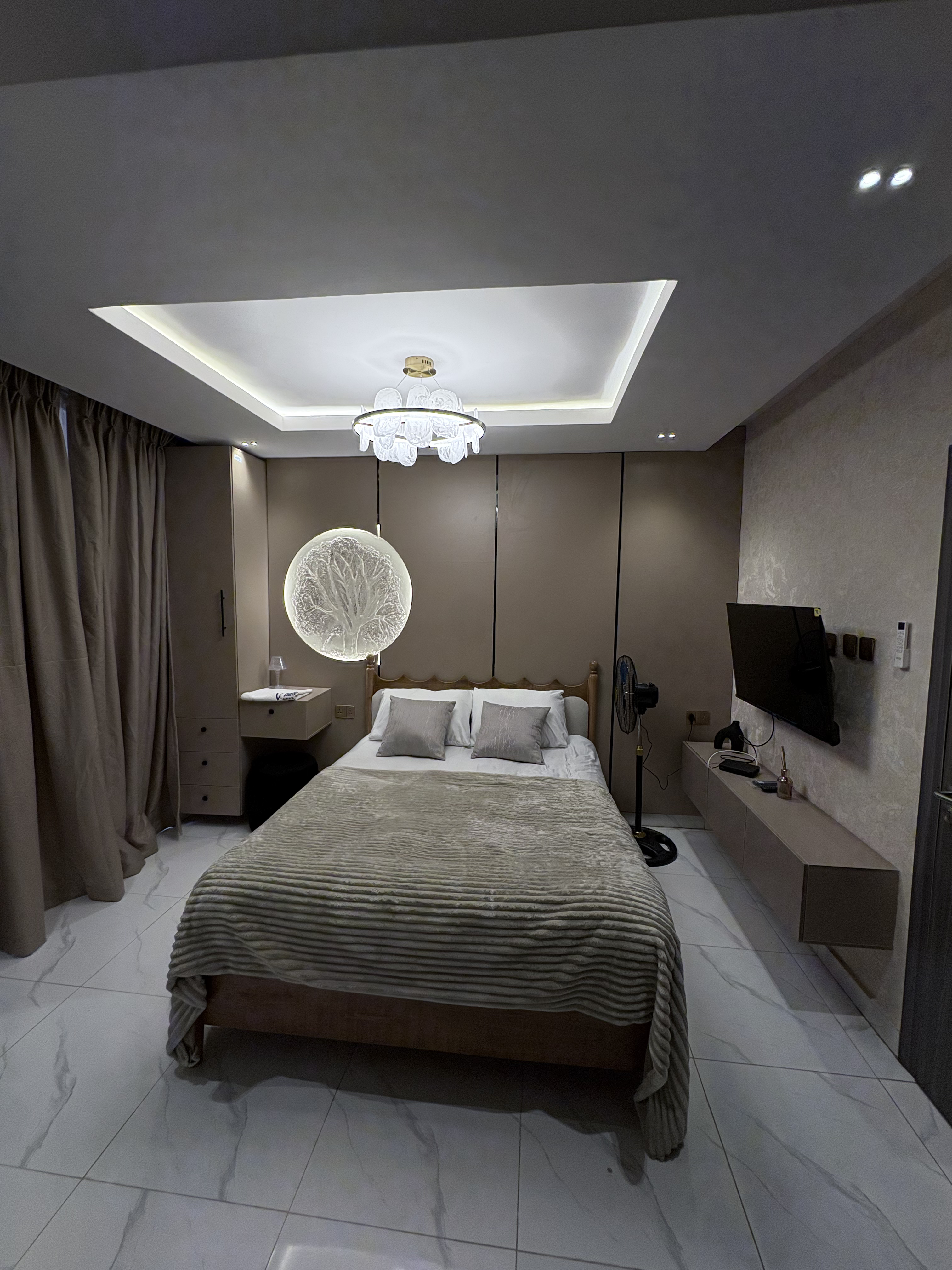 https://image.cityspacesandbookings.com/apartments/6a03cacc9cbec3af5593dab4/bedroom/1778633601-0e031e8e.png