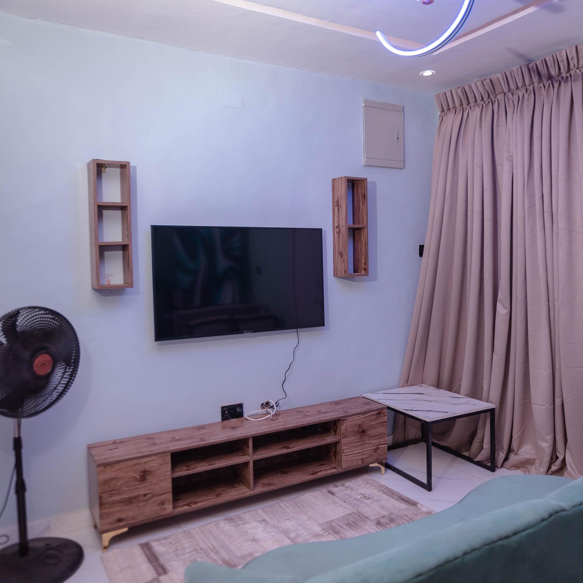 https://image.cityspacesandbookings.com/apartments/6a03cde49cbec3af5593dab6/bedroom/1778634353-0d0316e8.jpg