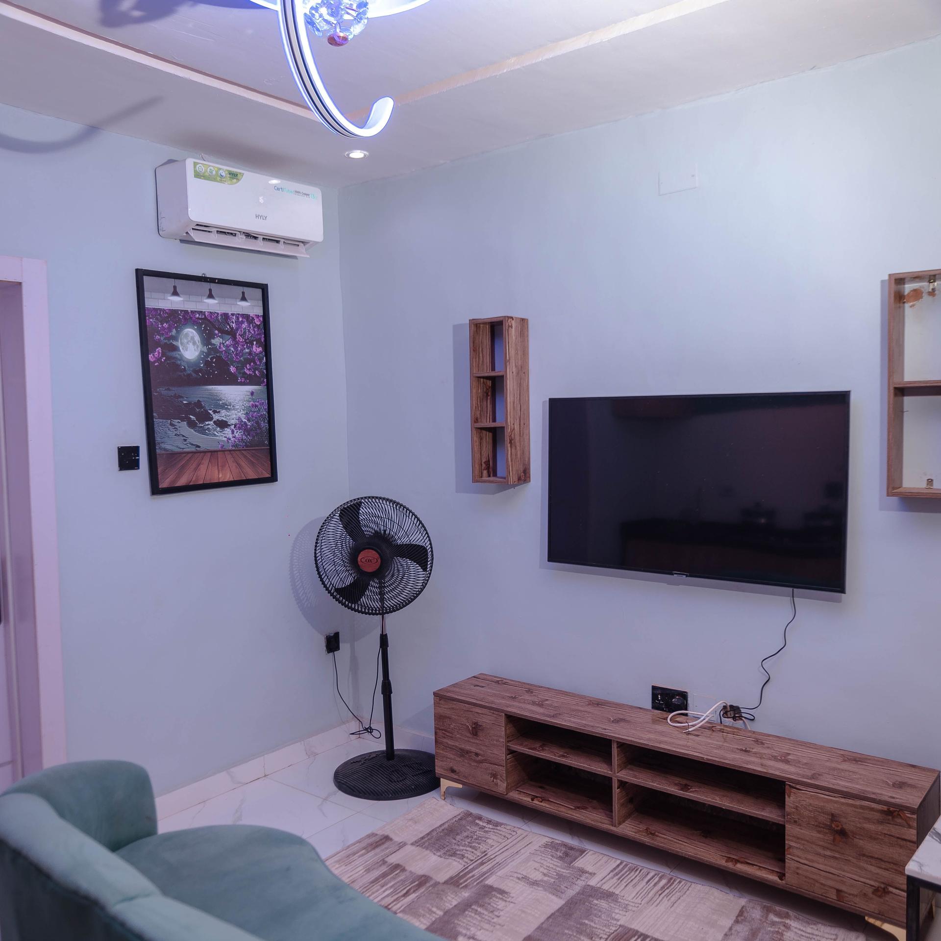 https://image.cityspacesandbookings.com/apartments/6a03cde49cbec3af5593dab6/bedroom/1778634353-805c1dee.jpg