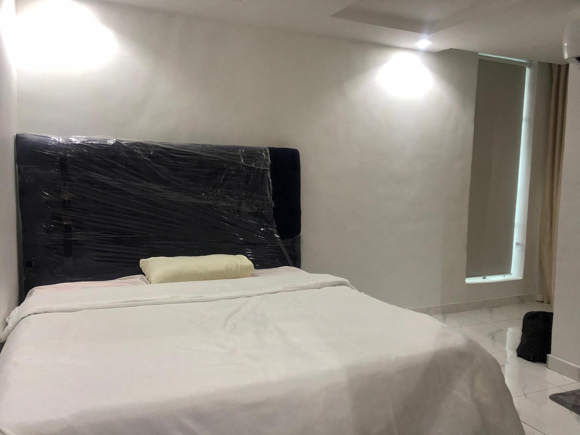 https://image.cityspacesandbookings.com/apartments/6a03d06e9cbec3af5593dab8/bedroom/1778634982-b7d592a2.jpg