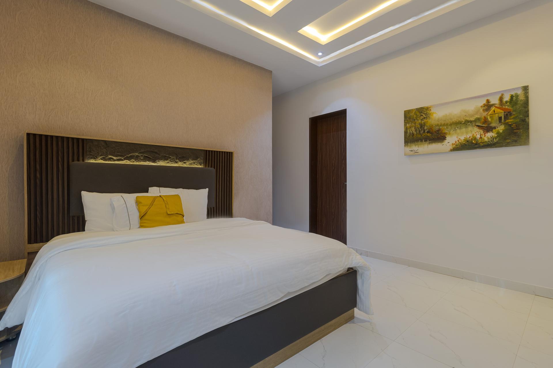 https://image.cityspacesandbookings.com/apartments/6a0978599cbec3af5593daba/bedroom/1779006452-c967038e.jpeg