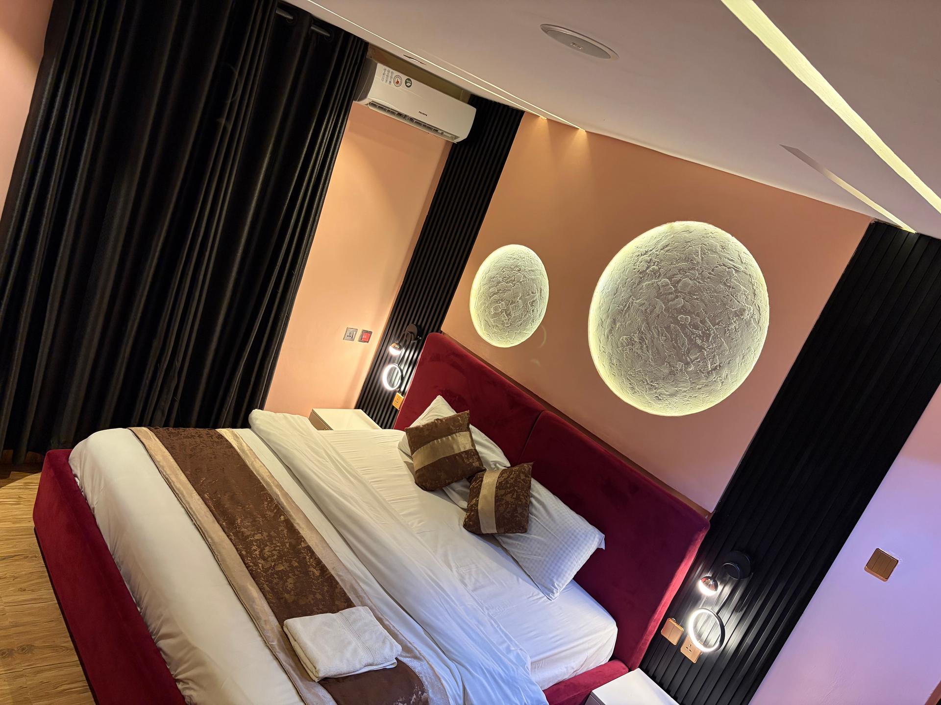 https://image.cityspacesandbookings.com/apartments/6a4be741aef0780749fb10ea/bedroom/1783359952-603cbb98.jpeg