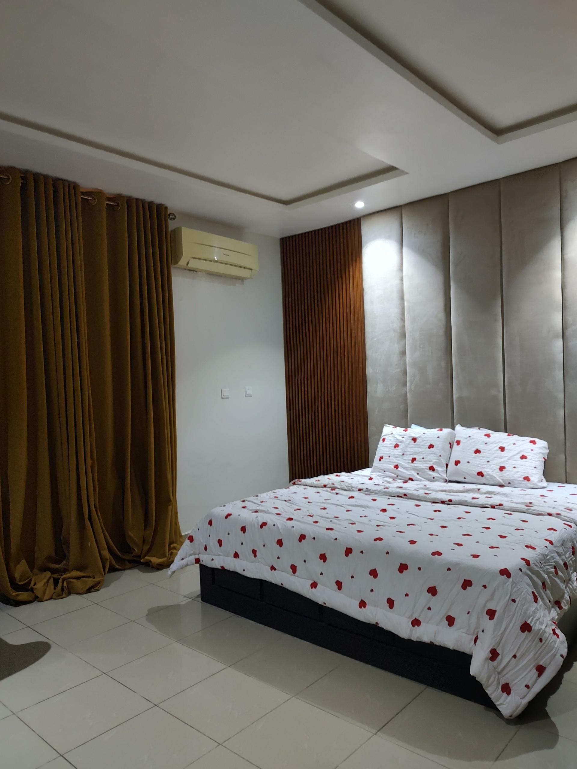 https://image.cityspacesandbookings.com/apartments/6a71e9fd22755a860b85350b/bedroom/1785850504-e14db356.jpg