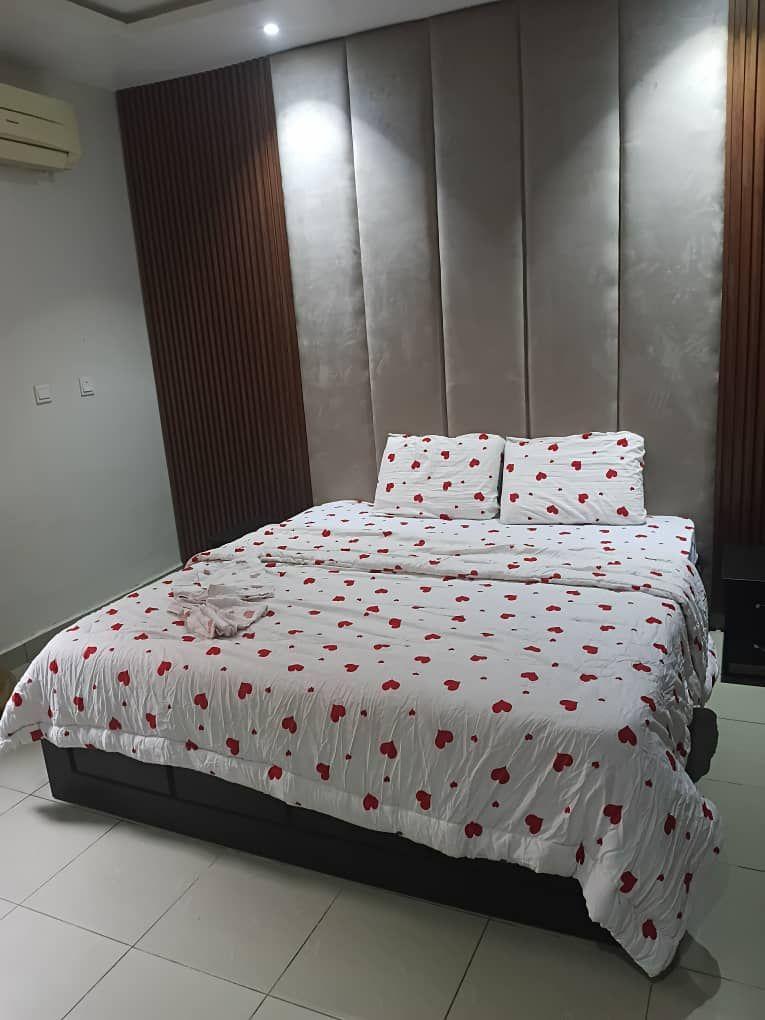 https://image.cityspacesandbookings.com/apartments/6a74703fd1e2bd07099bcad6/bedroom/1786017553-25bd1787.jpg