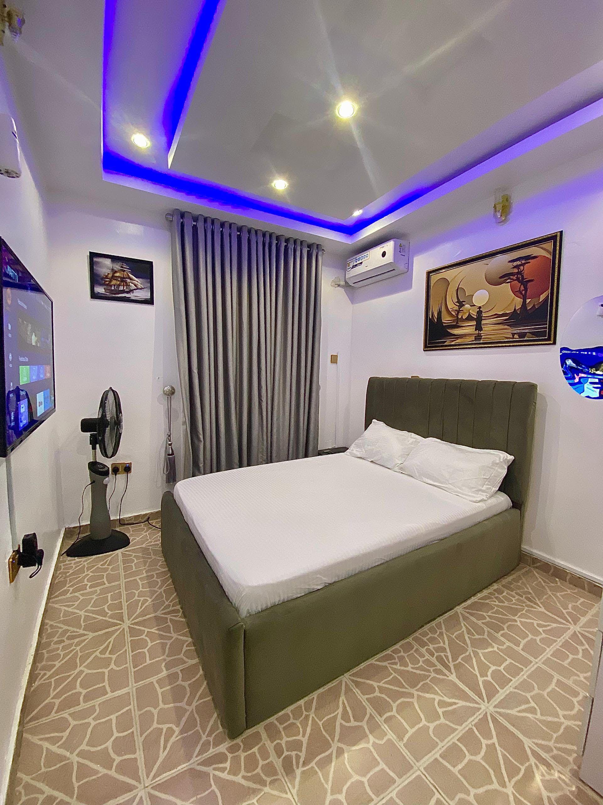 https://image.cityspacesandbookings.com/apartments/6aa8fd70525565a880e49483/bedroom/1789460198-acfee33b.jpg