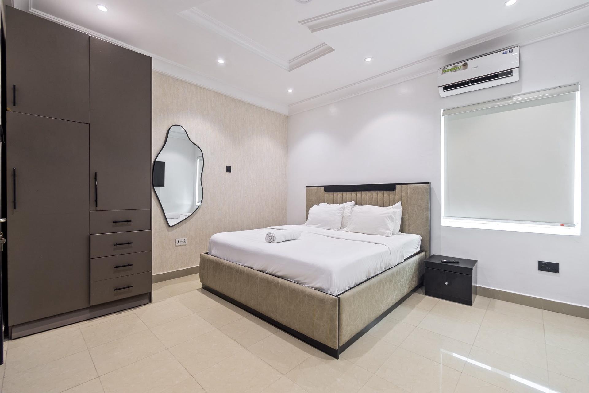 https://image.cityspacesandbookings.com/apartments/6aa91c4e525565a880e4948b/bedroom/1789467831-8c76bdad.jpg