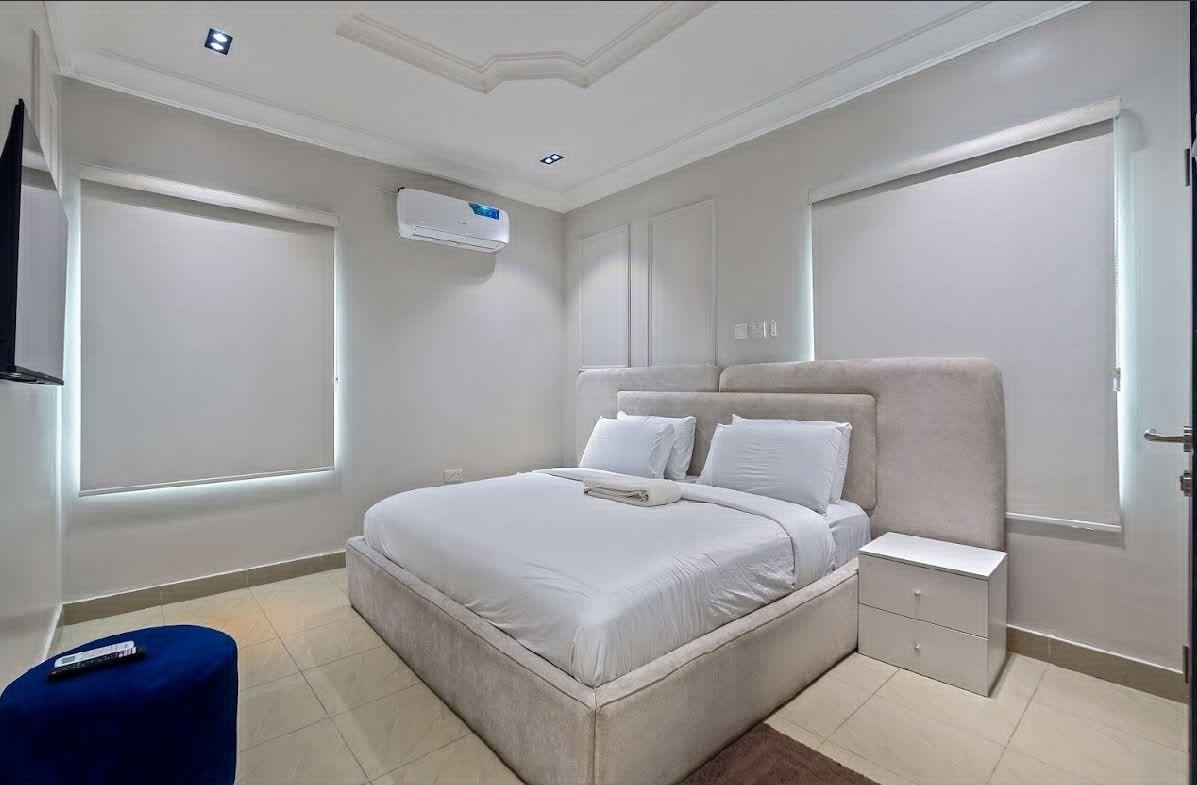https://image.cityspacesandbookings.com/apartments/6aa91e39525565a880e4948d/bedroom/1789468322-4bcb2e46.jpg