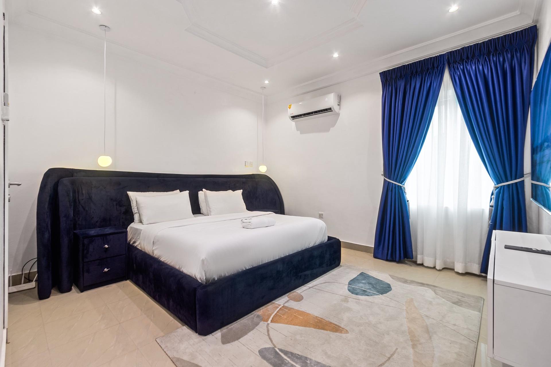 https://image.cityspacesandbookings.com/apartments/6aa920d2525565a880e4948f/bedroom/1789468994-09b43bfe.jpg