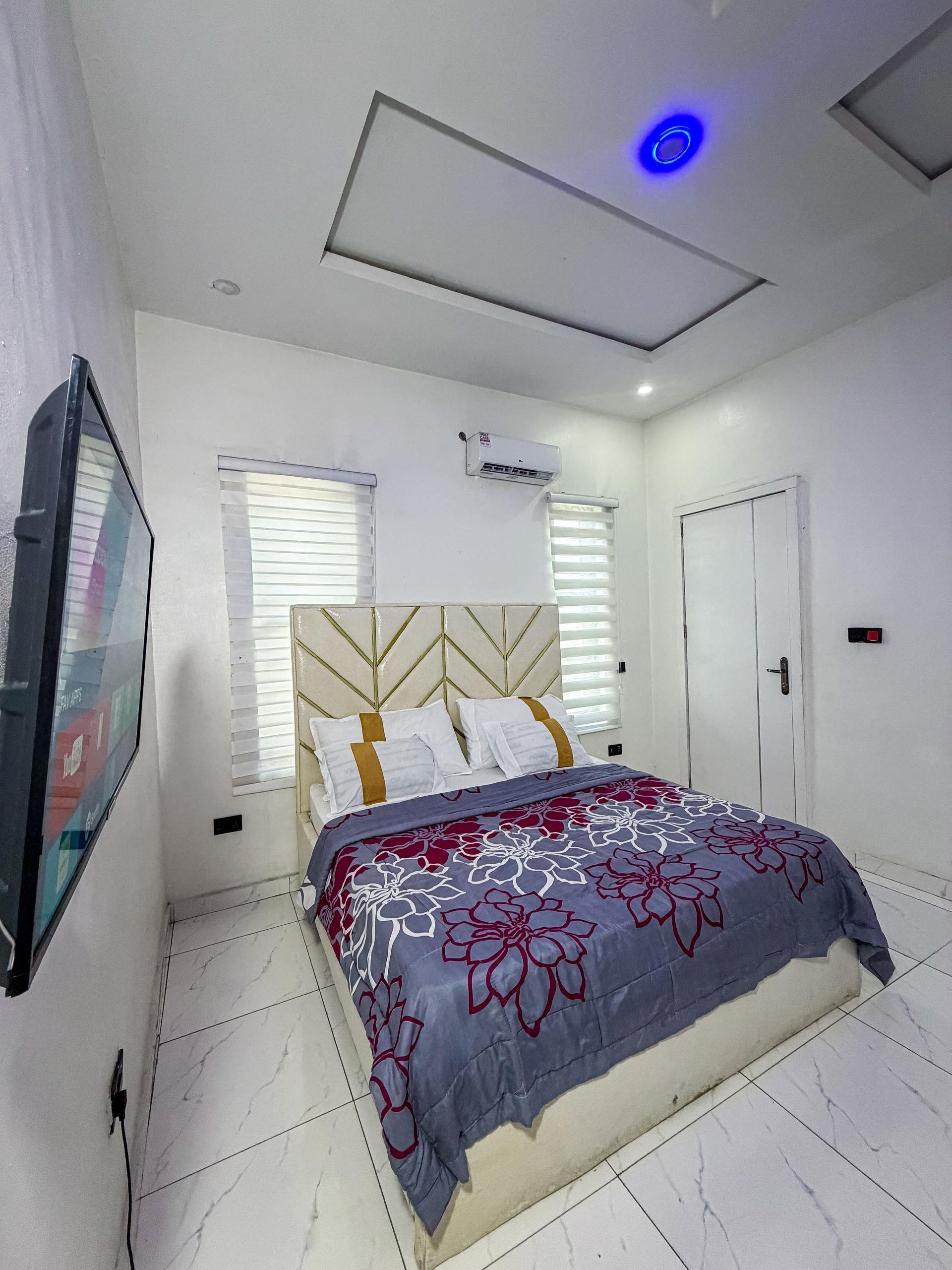 https://image.cityspacesandbookings.com/apartments/6ab2d90a49221dfc1b11967a/bedroom/1790105987-c83eeb6b.jpeg