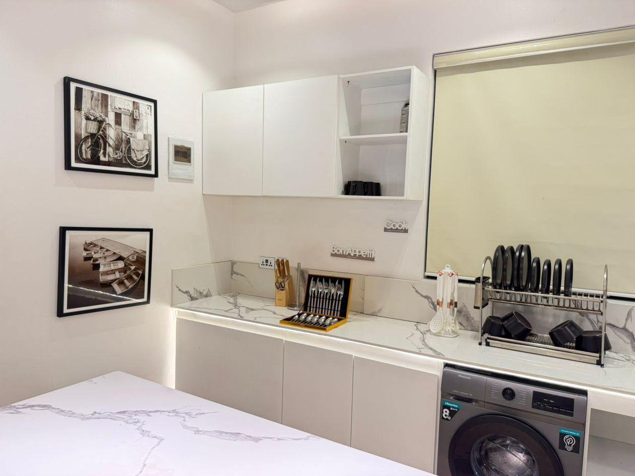 https://image.cityspacesandbookings.com/apartments/6abbb088937359e460949c5d/kitchen/1790685600-bae0b49c.jpg