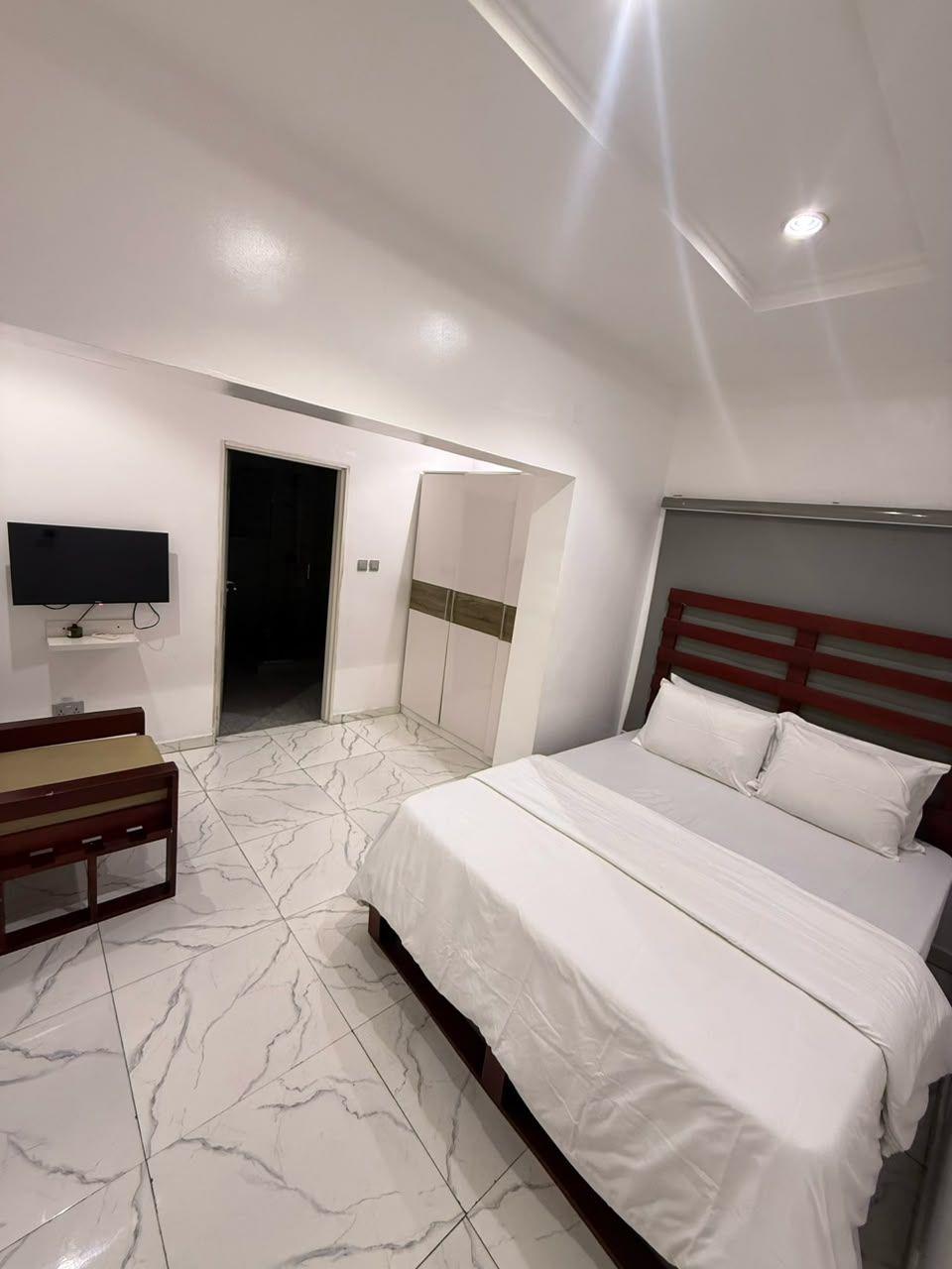 https://image.cityspacesandbookings.com/apartments/6abface7937359e460949c89/bedroom/1790946919-5d63c6d2.jpg