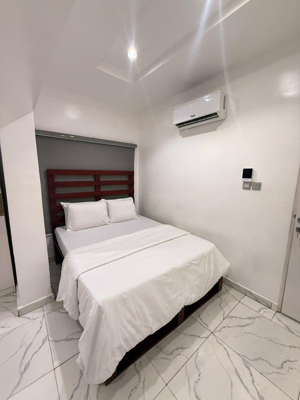 https://image.cityspacesandbookings.com/apartments/6abface7937359e460949c89/bedroom/1790946919-835646fb.jpg
