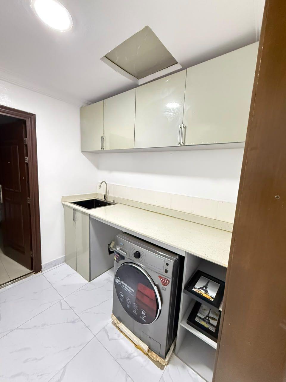 https://image.cityspacesandbookings.com/apartments/6abfd775937359e460949c9d/kitchen/1790957634-b97328b5.jpg