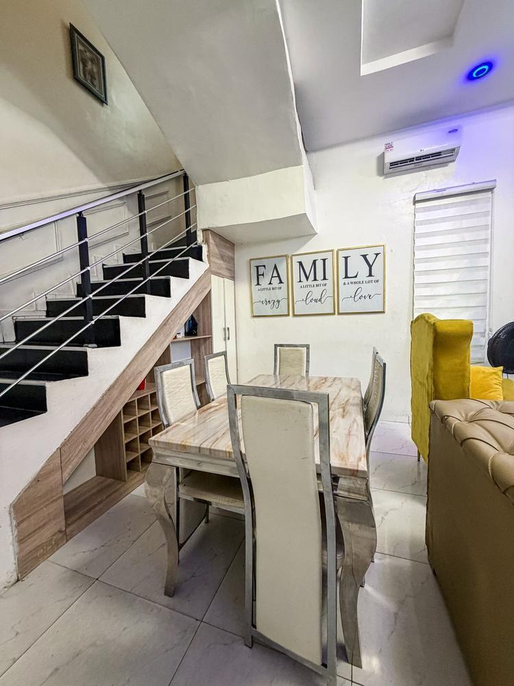 https://image.cityspacesandbookings.com/apartments/6ac762a51dd1198a49ff51c0/sittingroom/1791452022-7d71b070.jpg