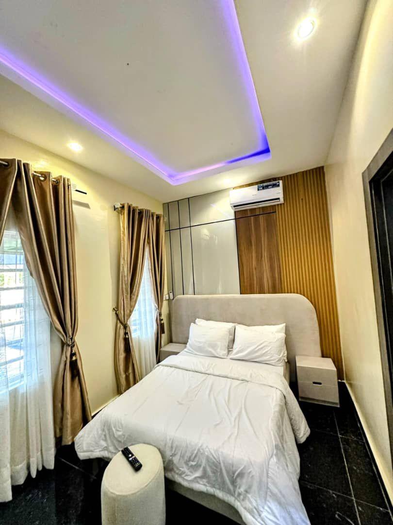 https://image.cityspacesandbookings.com/apartments/6acdee25f8eeaaade0312db5/bedroom/1791881083-3e0a99ba.jpg