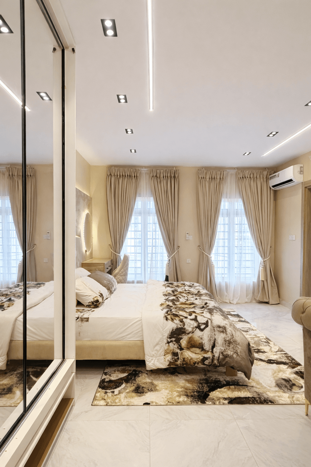 https://image.cityspacesandbookings.com/apartments/6acdf310f8eeaaade0312dba/bedroom/1791882241-ac279cdb.png