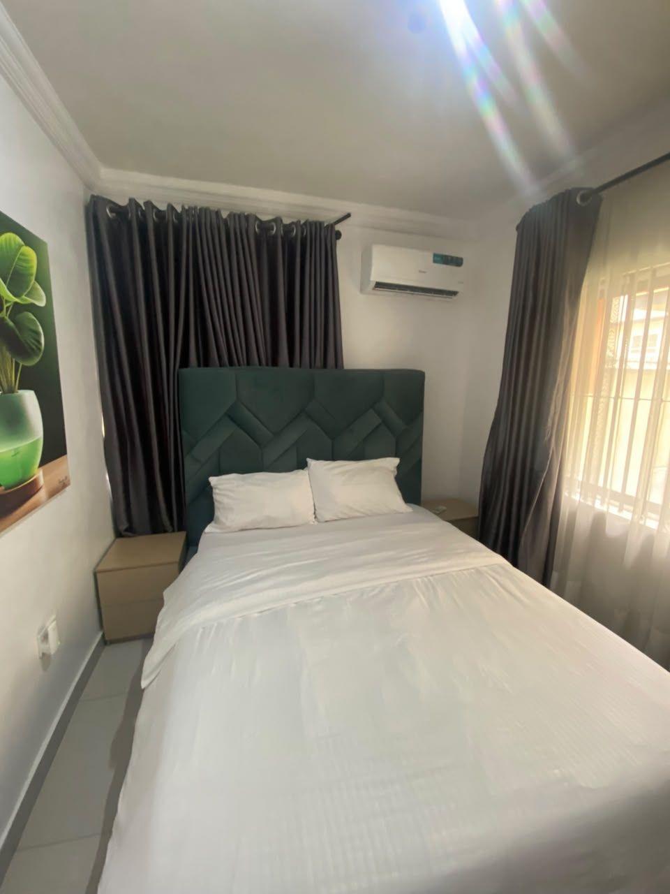 https://image.cityspacesandbookings.com/apartments/6ad354ceeaeea36529d3a9bd/bedroom/1792236201-58efcdf1.jpg