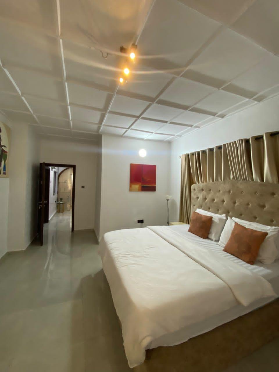https://image.cityspacesandbookings.com/apartments/6ad5d257eaeea36529d3a9ca/bedroom/1792398303-8c38d99f.jpg