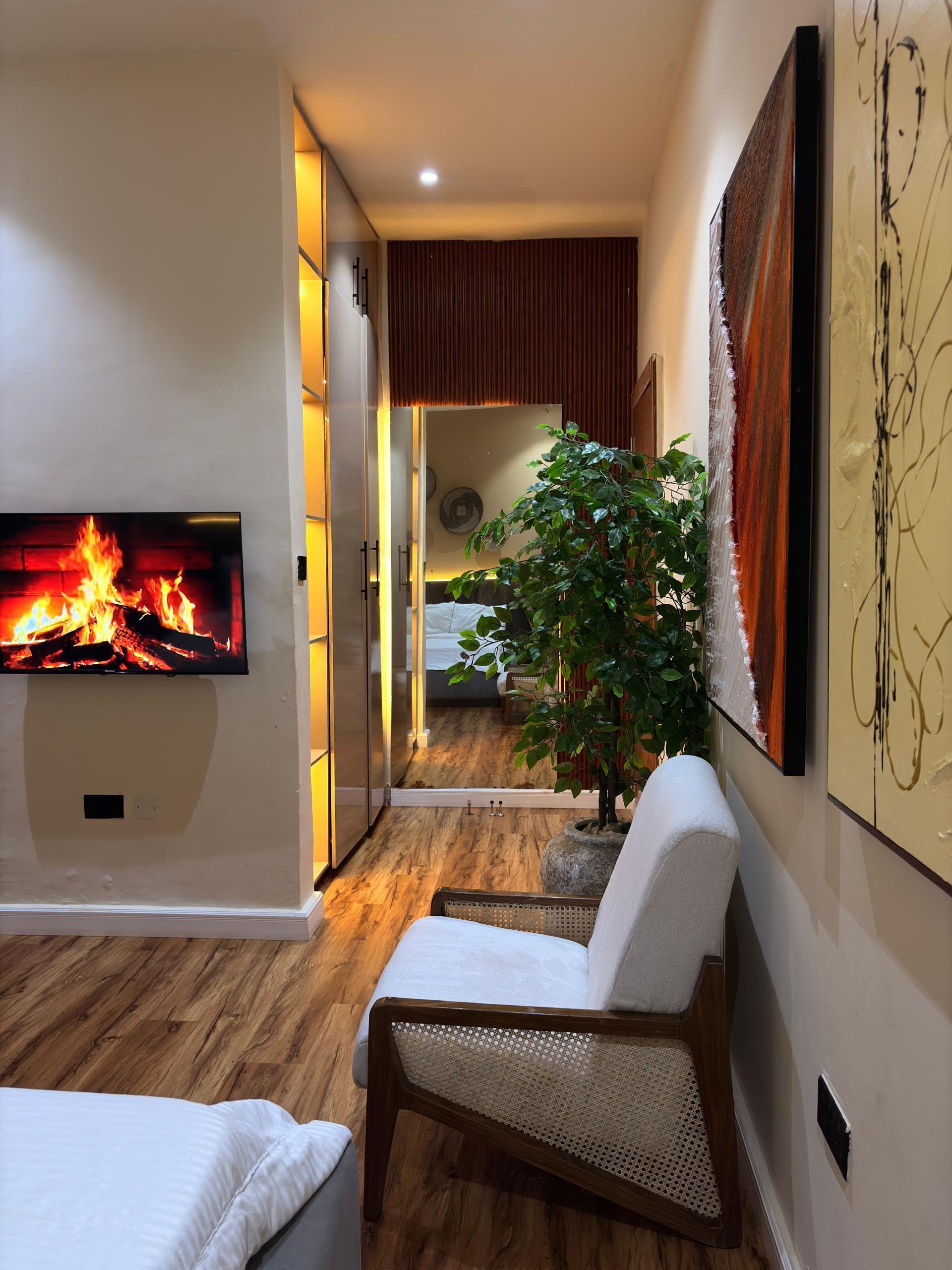 https://image.cityspacesandbookings.com/apartments/6ae5a8845edb9bfb9e7fbec5/bedroom/1793436186-84587650.jpg